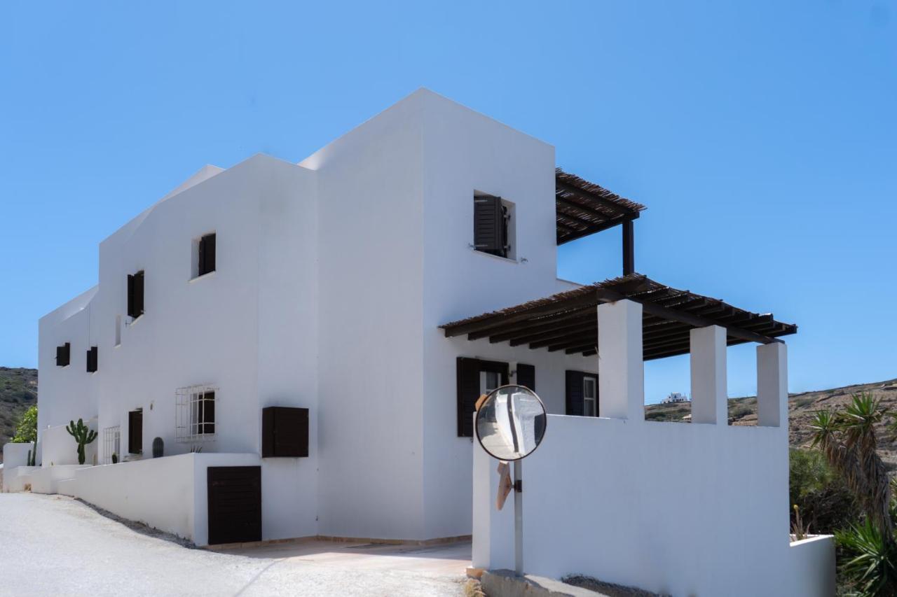 Lotos Beach Home Kini Exterior photo