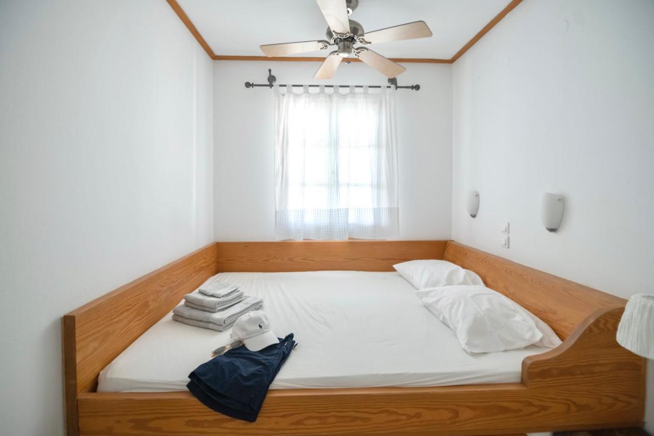 Lotos Beach Home Kini Exterior photo