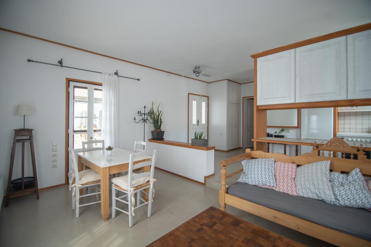 Lotos Beach Home Kini Exterior photo