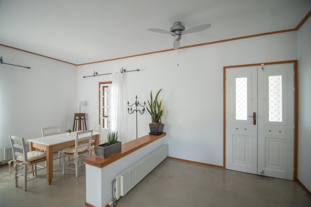 Lotos Beach Home Kini Exterior photo
