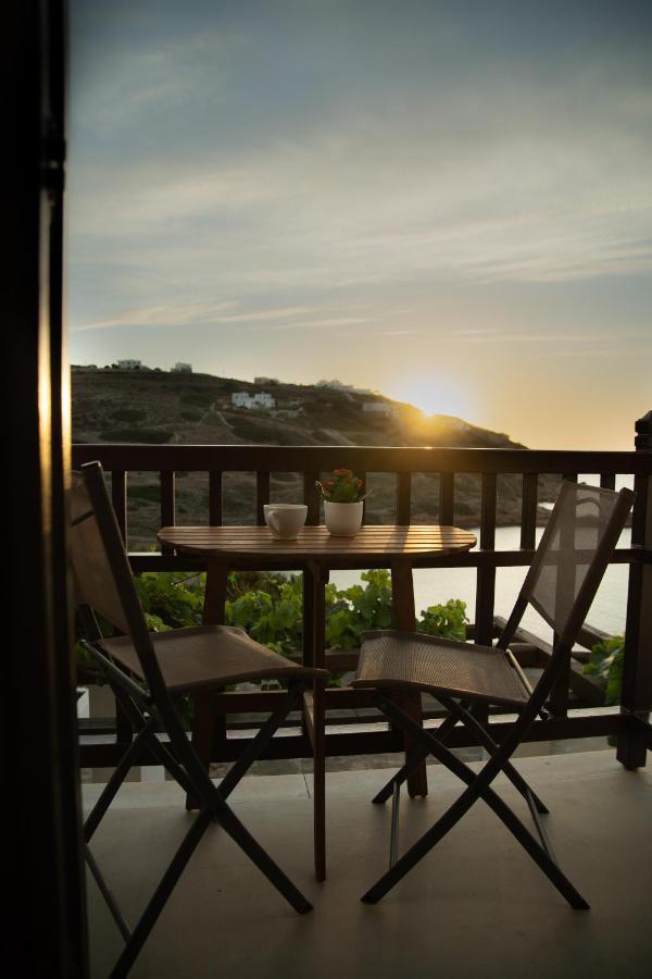 Lotos Beach Home Kini Exterior photo