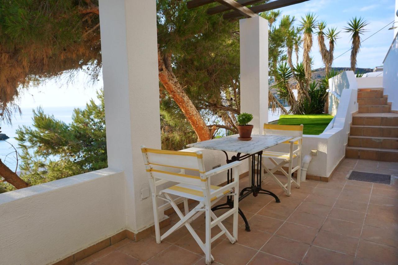 Lotos Beach Home Kini Exterior photo