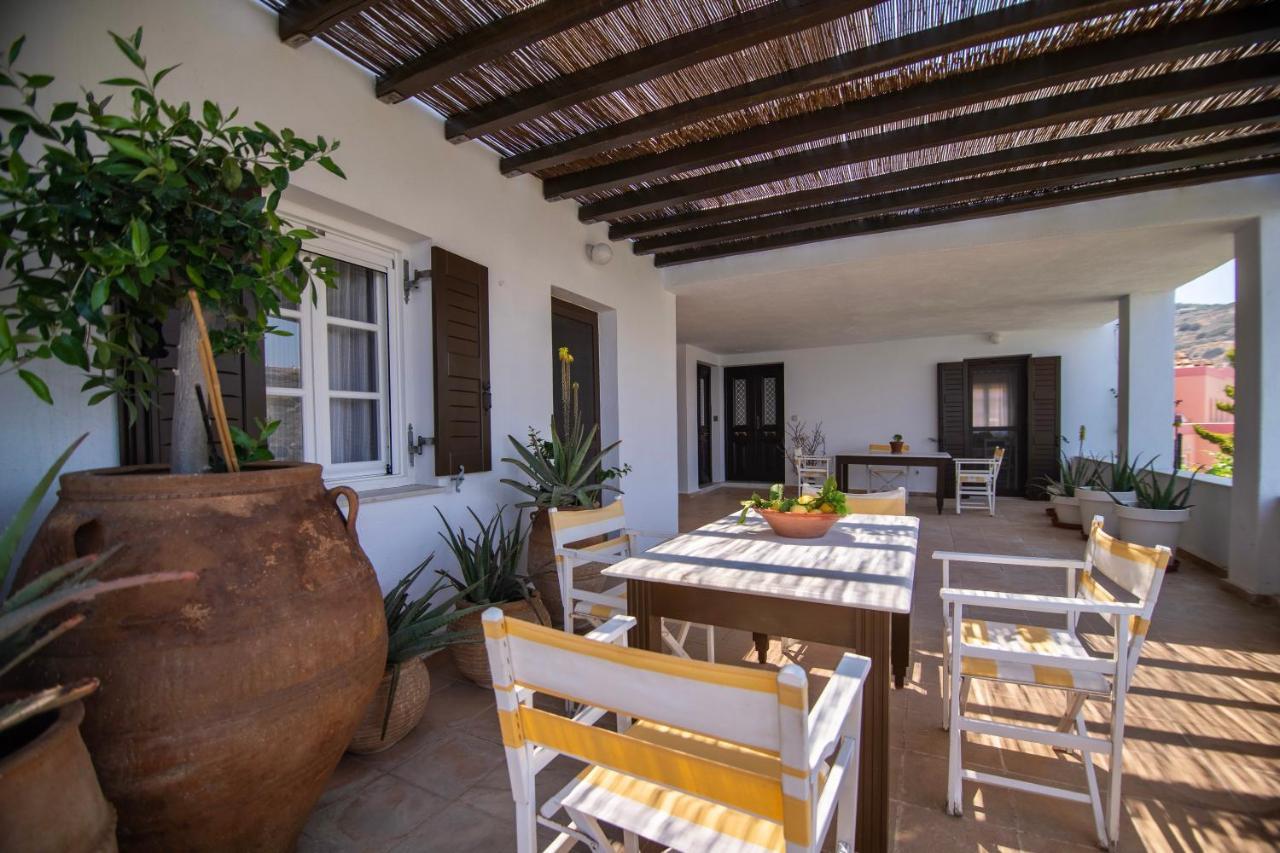 Lotos Beach Home Kini Exterior photo