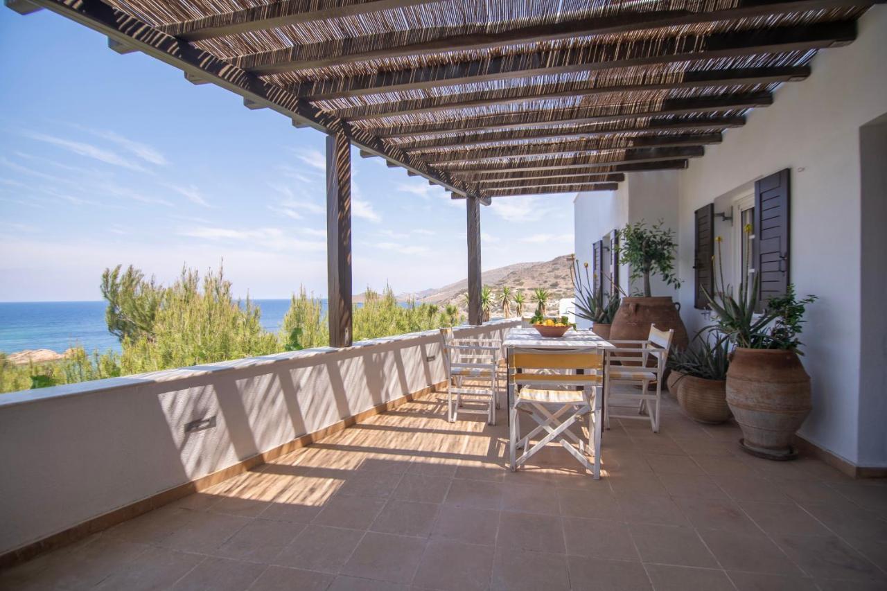 Lotos Beach Home Kini Exterior photo